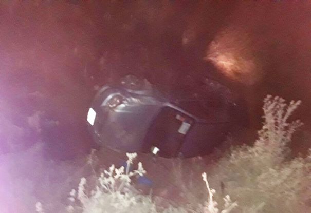 Accidente auto zanja calle Necochea ene18