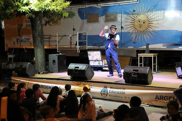 CAMION AULA RODANTE LOBERIA