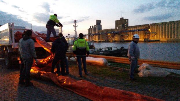 Derrame fuel oil puerto Necochea (1)