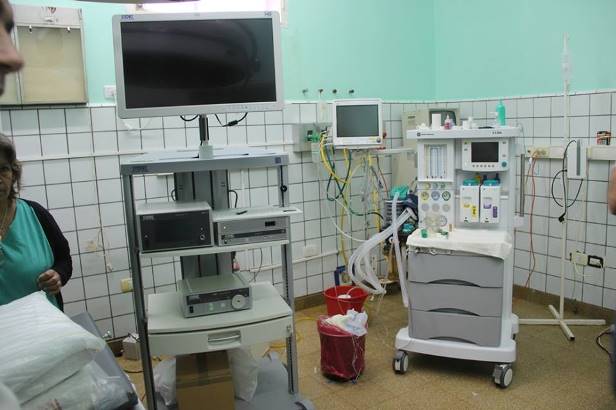Equipamiento apra el hospital - mesa anestesia y laparoscopio