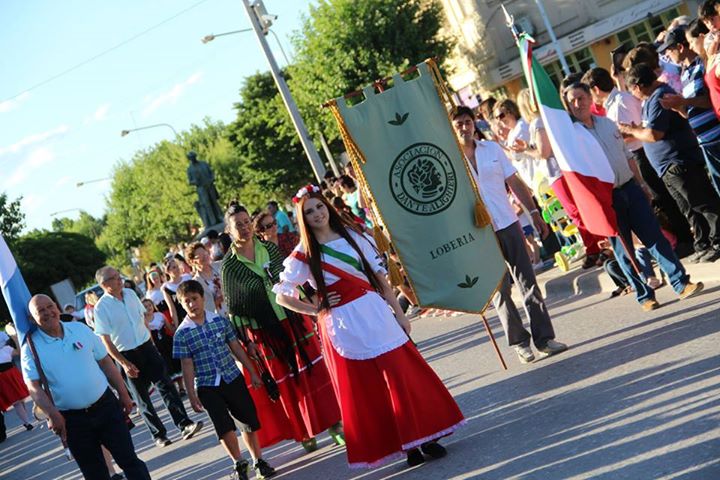 Fiesta colectividades loberia 2014