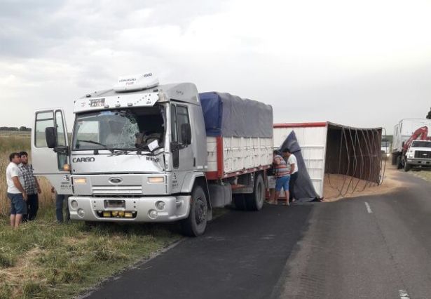 Vuelco acoplado ruta 227ene 17 3