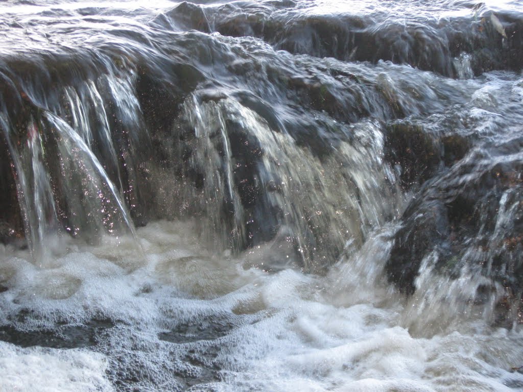 las cascadas rio quequen