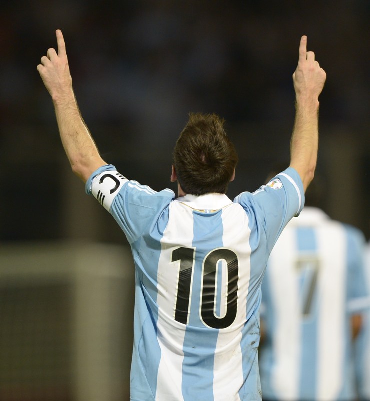 FBL-WC2014-QUALIFIERS-ARG-PAR