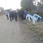CAYÓ UNA CAMIONETA AL ZANJÓN DE CALLE NECOCHEA